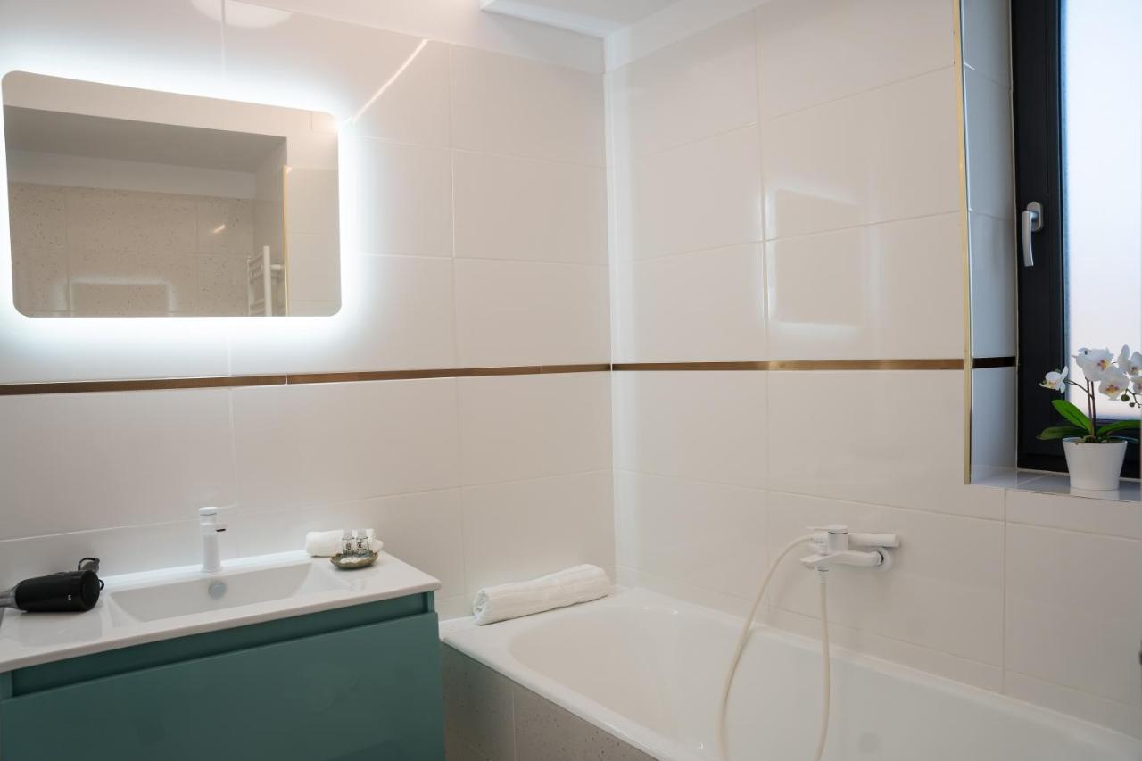 Azaleea Apartments Bukarest Eksteriør billede