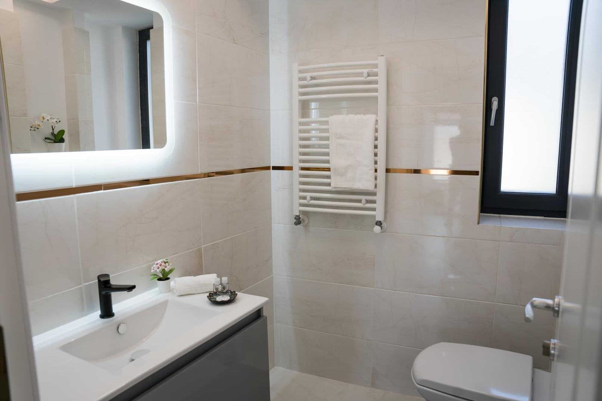 Azaleea Apartments Bukarest Eksteriør billede